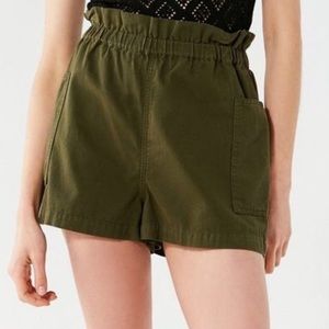 Army green ruffled casual shorts!